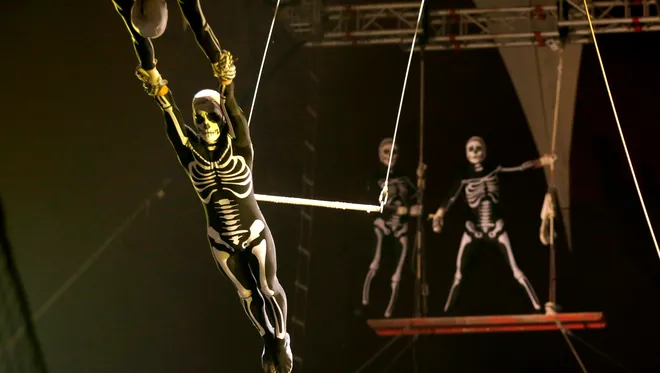 The Flying Skeleton's Picture of the performance from FSU's Flying Circus Halloween Show from 2015